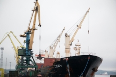 Новый «арктический» рекорд ММТП: 24 тысячи тонн щебня погружены на борт «Сибири»
